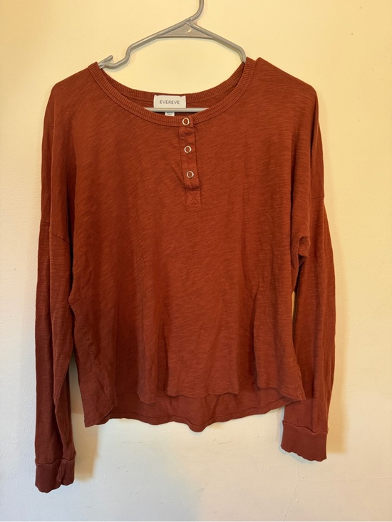 Evereve Tops - Evereve Rust Long Sleeve Henley Tee - M